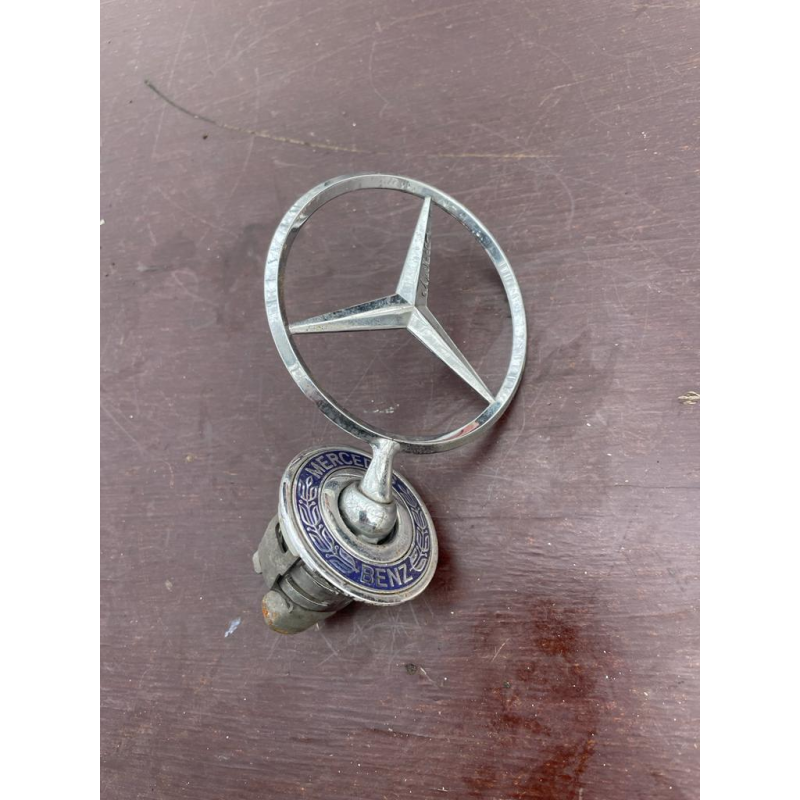Значок на капот для Mercedes A2108800186 Значок на капот для Mercedes A2108800186