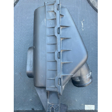 Корпус повітряного фільтра Chrysler Voyager