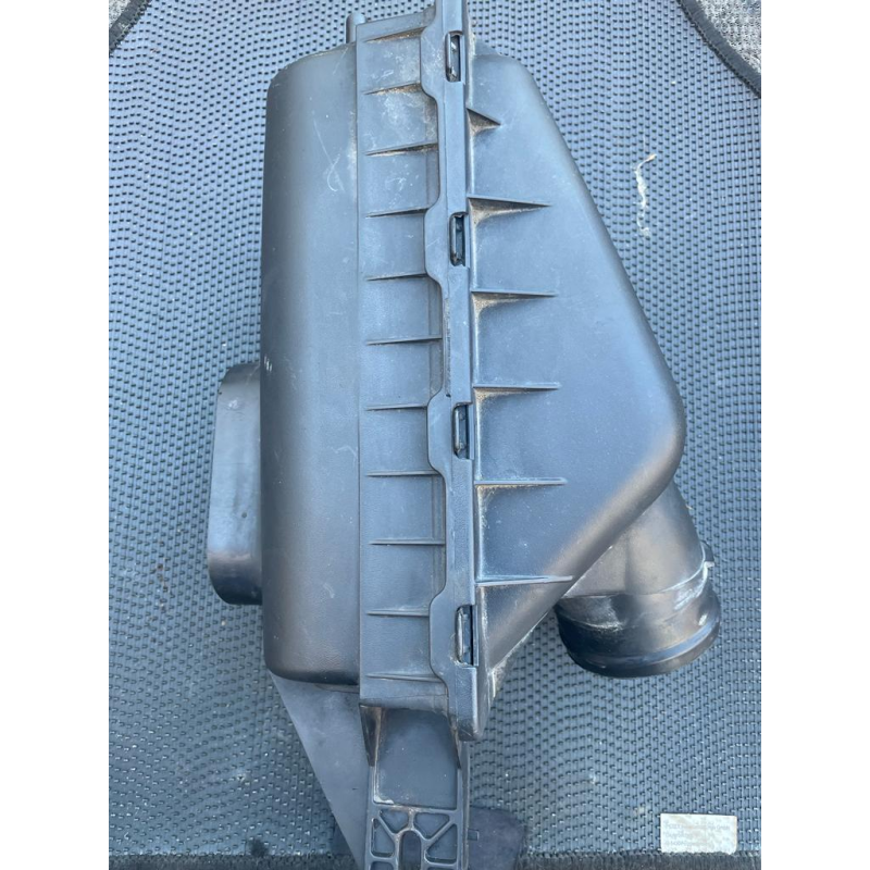 Корпус повітряного фільтра Chrysler Voyager Корпус повітряного фільтра Chrysler Voyager