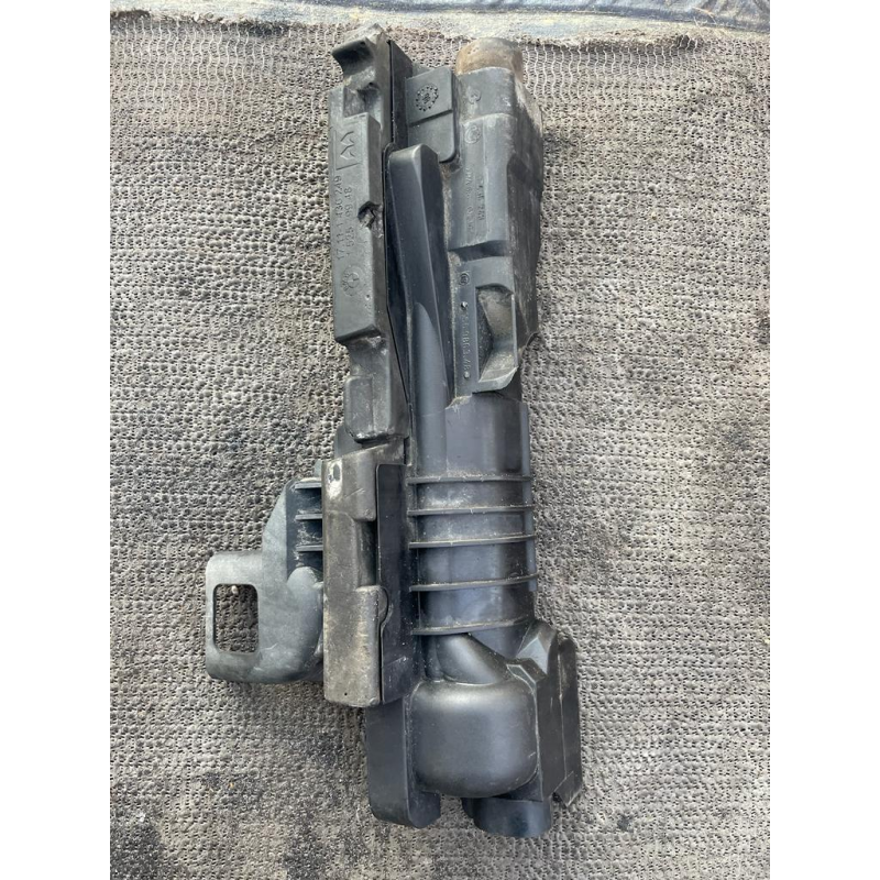 Кронштейн радіатора правий BMW 3 E46 1997-2003, 155986348 Кронштейн радіатора правий BMW 3 E46 1997-2003, 155986348