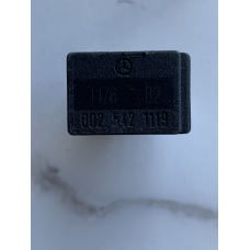 Реле паливного насоса Mercedes 0025421119