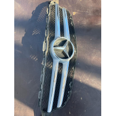 Решітка радіатора переднього бампера Mercedes W205 AMG (2013-2017) A2058800183 A20500000000 A008880060