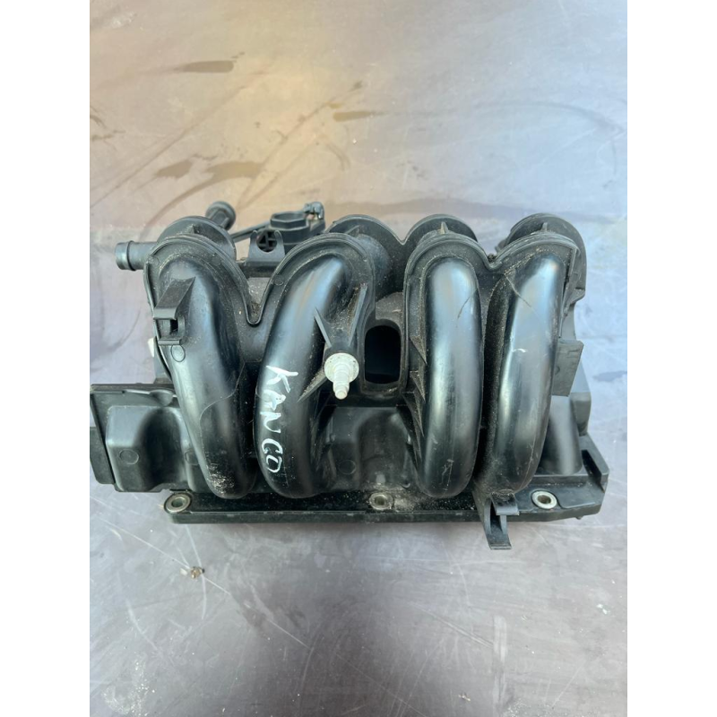 Колектор впускний пластик Renault 1.4 8 V 7700273860 7700273699