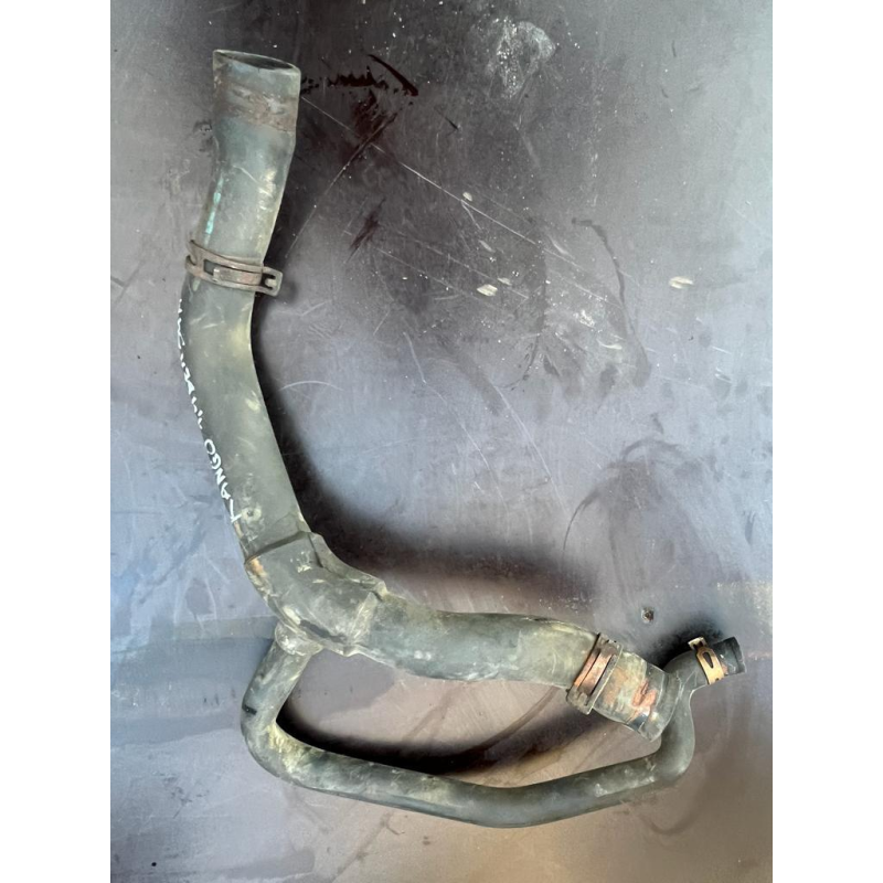 Патрубок системи охолодження Renault Kangoo 1.4i  7700834887