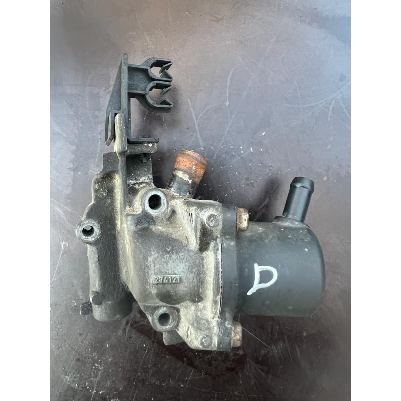 Корпус термостата Renault Kangoo 7700103300 274121 Корпус термостата Renault Kangoo 7700103300 274121