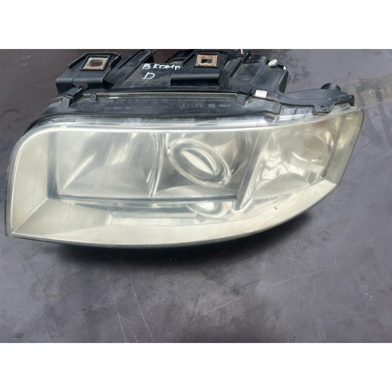 Фара передня ліва ксенон Audi A6 C5 1997-2004 15592300LI