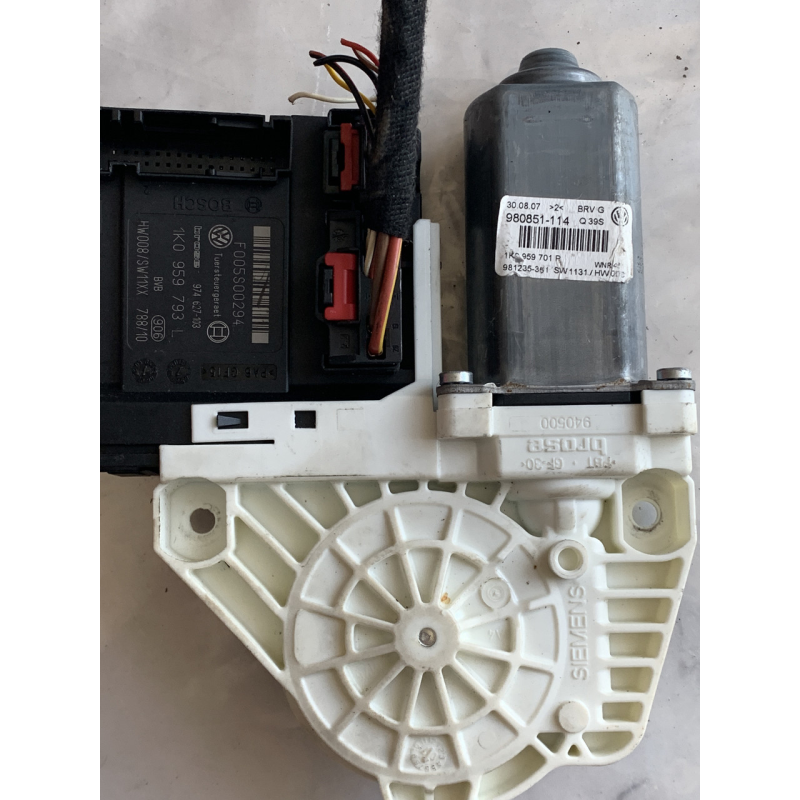 VAG-блок керування склопідіймачем 1K0959793L 1K0959701P VAG-блок керування склопідіймачем 1K0959793L 1K0959701P