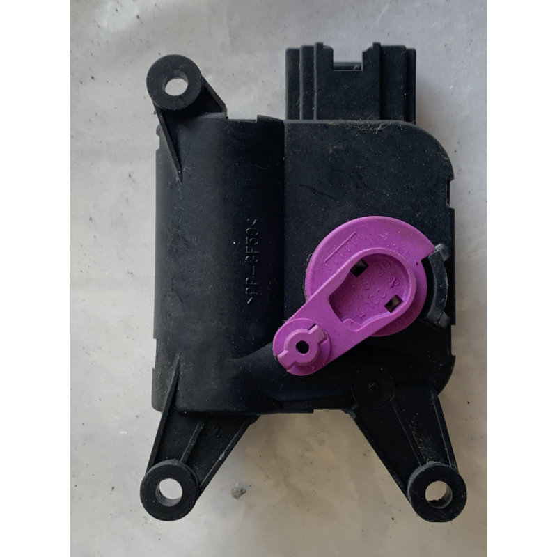 Моторчик заслінки печеньки опалювача Audi A4 B6 B7 8E1820511A 663824G 0132801300 Моторчик заслінки печеньки опалювача Audi A4 B6 B7 8E1820511A 663824G 0132801300