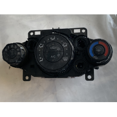 Блок керування пічкою з кондиціонером Ford Fiesta 8A6118549 8A6919980