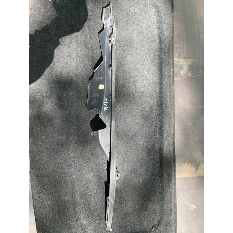 Захист крила права Honda Civic 5D 74206-SMG-E Захист крила права Honda Civic 5D 74206-SMG-E