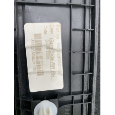 Накладка на поріг (внутрішня) права задня Honda Civic 5D 84212SMGE012