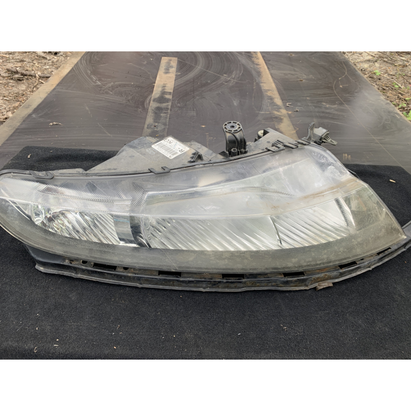 Фара права Honda Civic 5D 33100SMGG014M1 33100-SMG-G014-M1