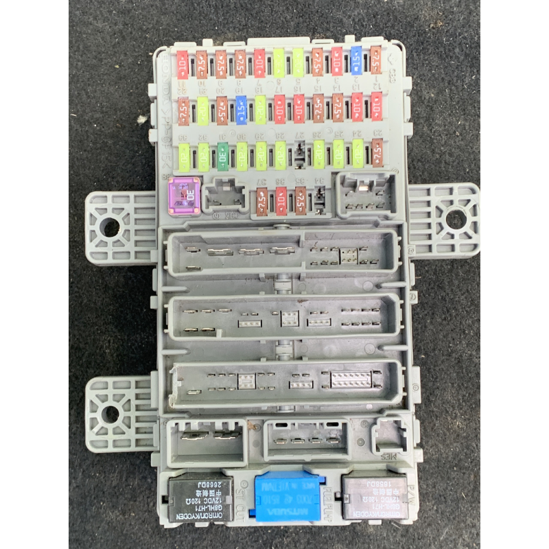 Блок запобіжників  Honda Civic 5D  38200SMGG34