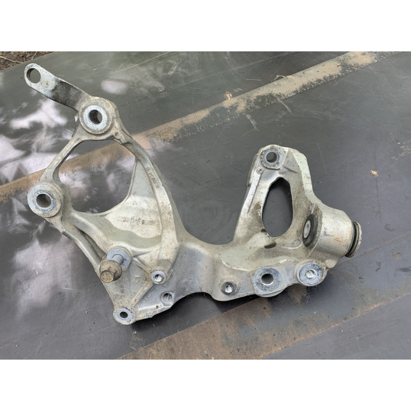 Кронштейн правого переднього важеля Honda Civic 5D 50220-SMG-E020 50220SMGE020