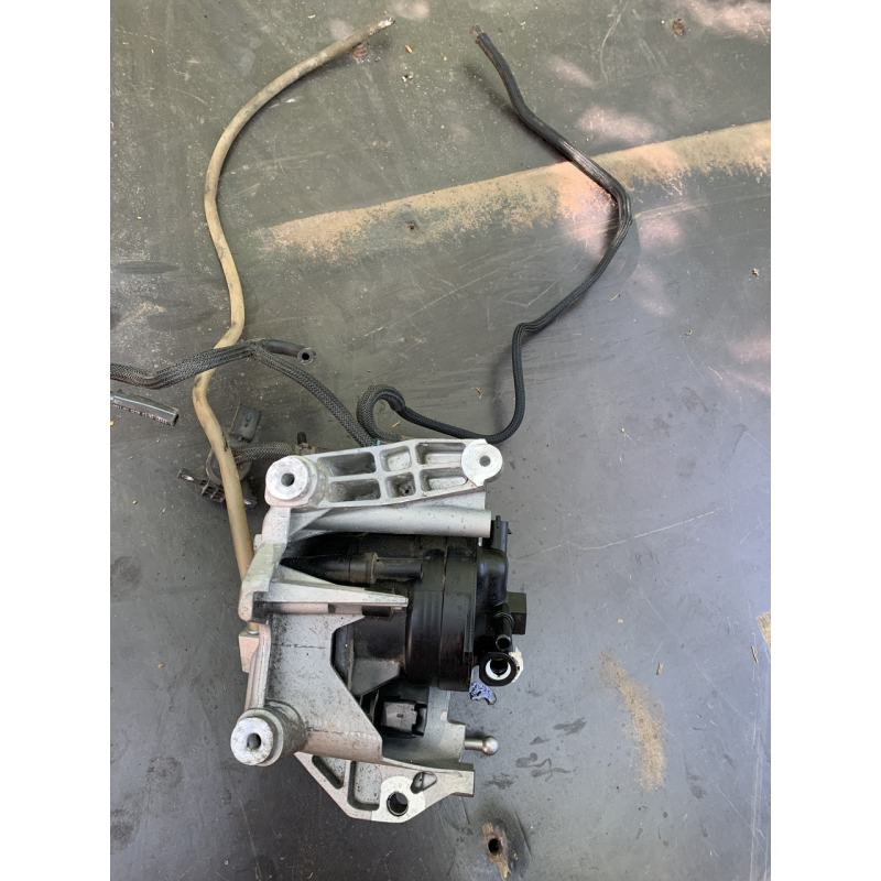 Кронштейн кріплення паливного фільтра Peugeot/Citroen/Opel  9804498180  9808206880  9676133480