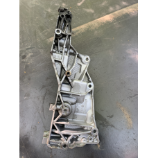 Кронштейн/лапа генератора Opel Vivaro 2.0 HDI 9820041180