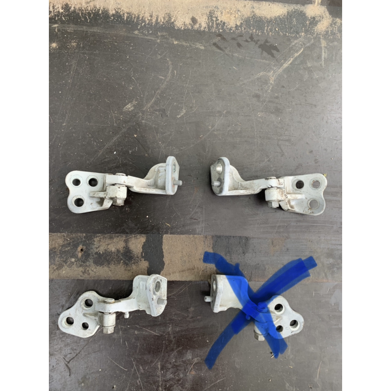Петли передних дверей Ford Transit Custom  BK21V22811AF  BK21-V22810-AF  BK21-V22800-AF