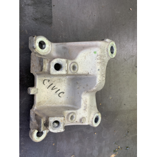 Кронштейн опори двигуна задній лівий Honda Civic 5D 50690SNAA00