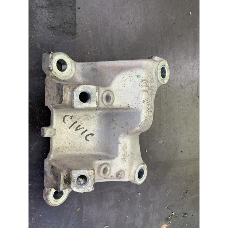 Кронштейн опори двигуна задній лівий Honda Civic 5D 50690SNAA00