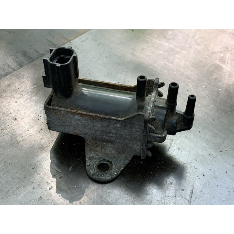 Клапан повітряний (електронний) Ford Mondeo 3 2S7Q9S465BC 1484777