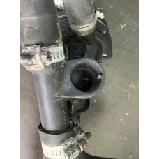 Корпус термостата ( термостат) Renault Trafic 1.9 DCI 8200065392 8200065390