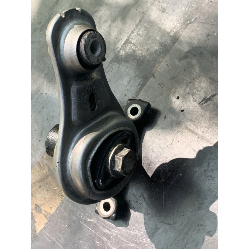 8200675206 Renault (RVI) подушка (опора двигуна задня) 112388746R 93866731