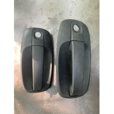 Ручка дверцят бічний/ссувний  зовнішня Renault Trafic/Opel Vivaro/Nissan Primastar 8200170625 91168527