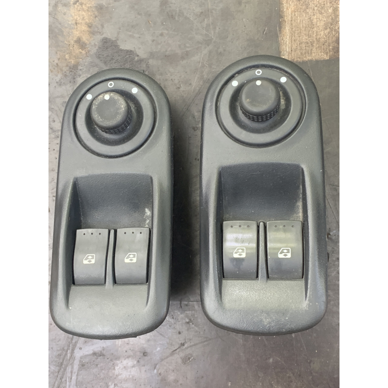 Блок кнопок склопідіймача лівих дверей Renault Trafic/Opel Vivaro/Nissan Primastar 8200011867 9116523