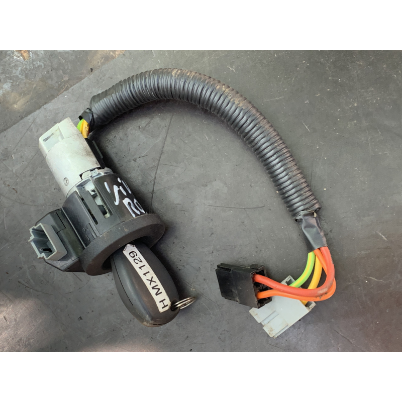 Замок запалювання ( контактна група) Renault Trafic / Opel Vivaro / Nissan Primastar143409T  7701470736