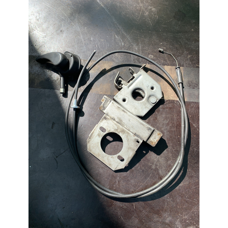 Замок капота Renault Trafic / Opel Vivaro / Nissan Primastar 8200143341 91168343 8200237684 8200274233