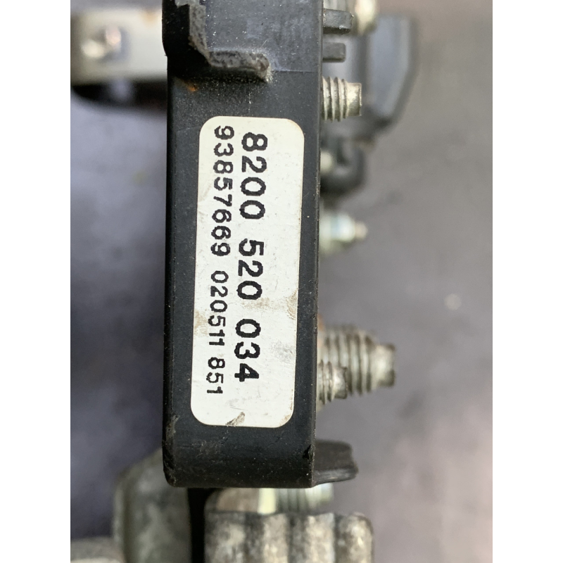 Клема плюсова Renault Trafic/Opel Vivaro/ Nissan Primastar 8200520034 93857669