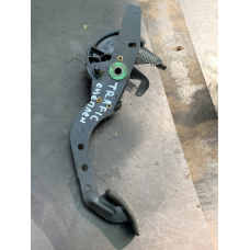 Педаль зчеплення Renault Trafic/ Opel Vivaro/ Nissan Primastar  7701051740