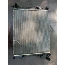 Радіатор охолодження двигуна на Renault Trafic/Opel Vivaro/Nissan Primastar  8200411166  93854164  GM 93854