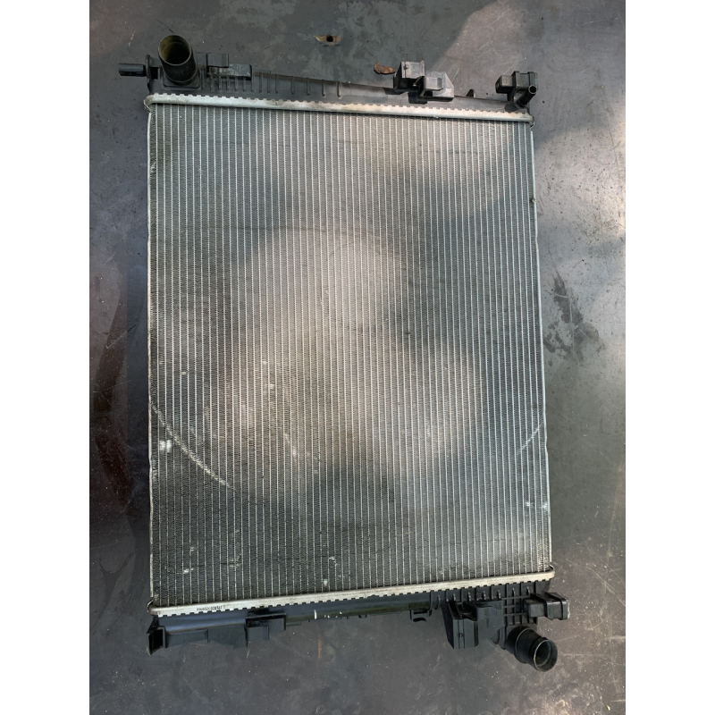 Радіатор охолодження двигуна на Renault Trafic/Opel Vivaro/Nissan Primastar 8200411166 93854164 GM 93854 Радіатор охолодження двигуна на Renault Trafic/Opel Vivaro/Nissan Primastar 8200411166 93854164 GM 93854