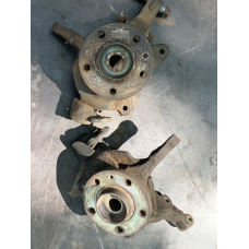 Поворотний кулак (цапфа) передній правий  Renault Trafic  2.0 dCi 2001-2014 8200630533 402027125R