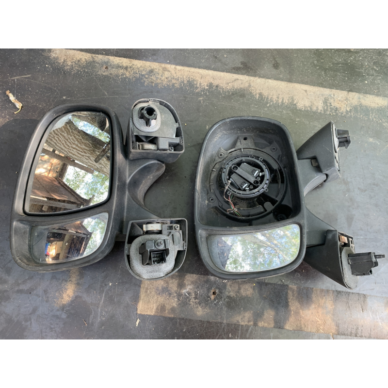 Зовнішнє дзеркало заднього огляду ліве Renault Trafic /Opel Vivaro / Nissan Primastar 7701473245