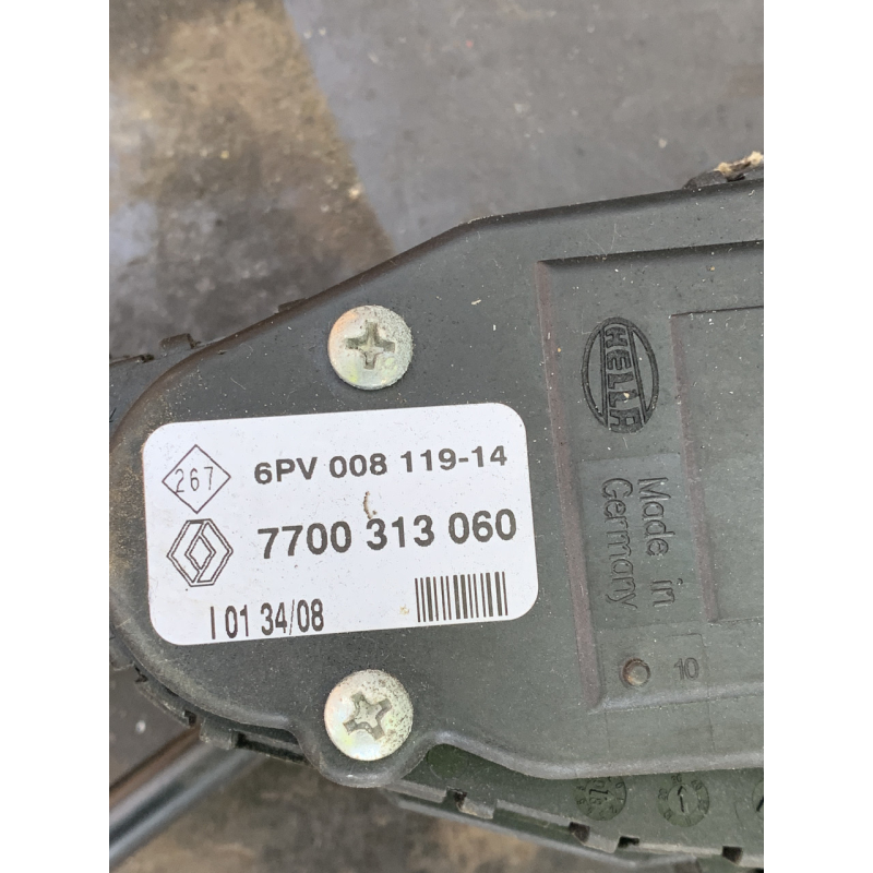 Педаль газу (потенціометр) Renault Trafic / Opel Vivaro / Nissan Primastar 7700313060