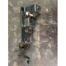 Обмежувач дверей бічної правої Renault Trafic /Opel Vivaro/ Nissan Primastar 7700312381