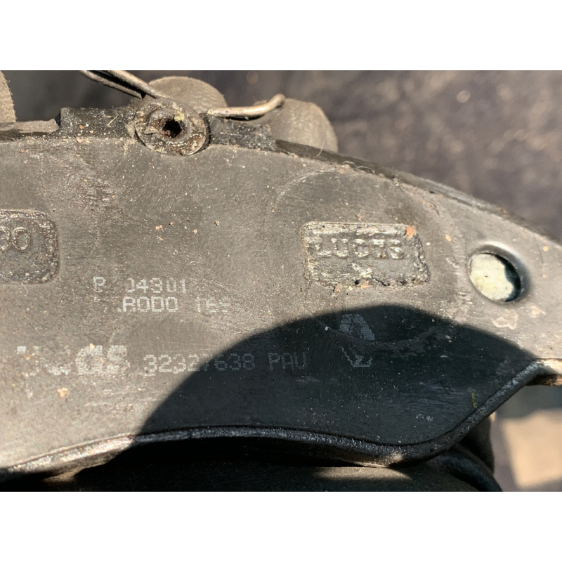Колодки гальмівні передні Renault Trafic/Opel Vivaro/ Nissan Primastar 7701050914 Lucas 32327638