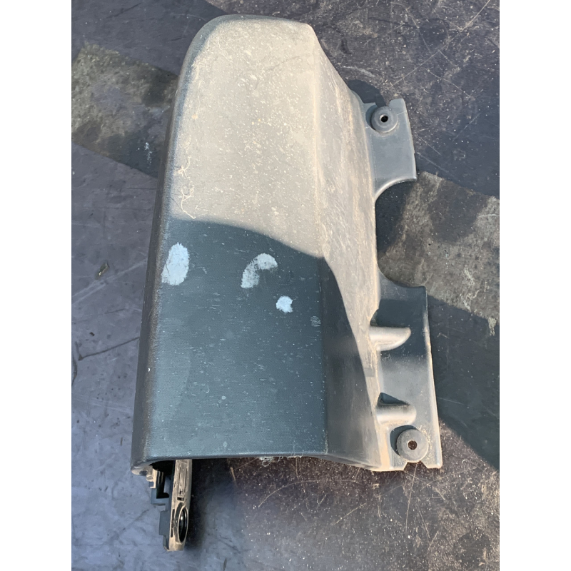 Декоративна накладка заднього крила ліва (клік) Renault Trafic /Opel Vivaro/ Nissan Primastar 8200229874
