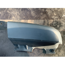 Декоративна накладка верхня заднього ліхтаря ліва Renault Trafic/ Opel Vivaro/ Nissan Primastar 8200011485