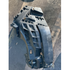 Напрямна переднього бампера ліва Renault Trafic /Opel Vivaro / Nissan Primastar  93857537 620350102R
