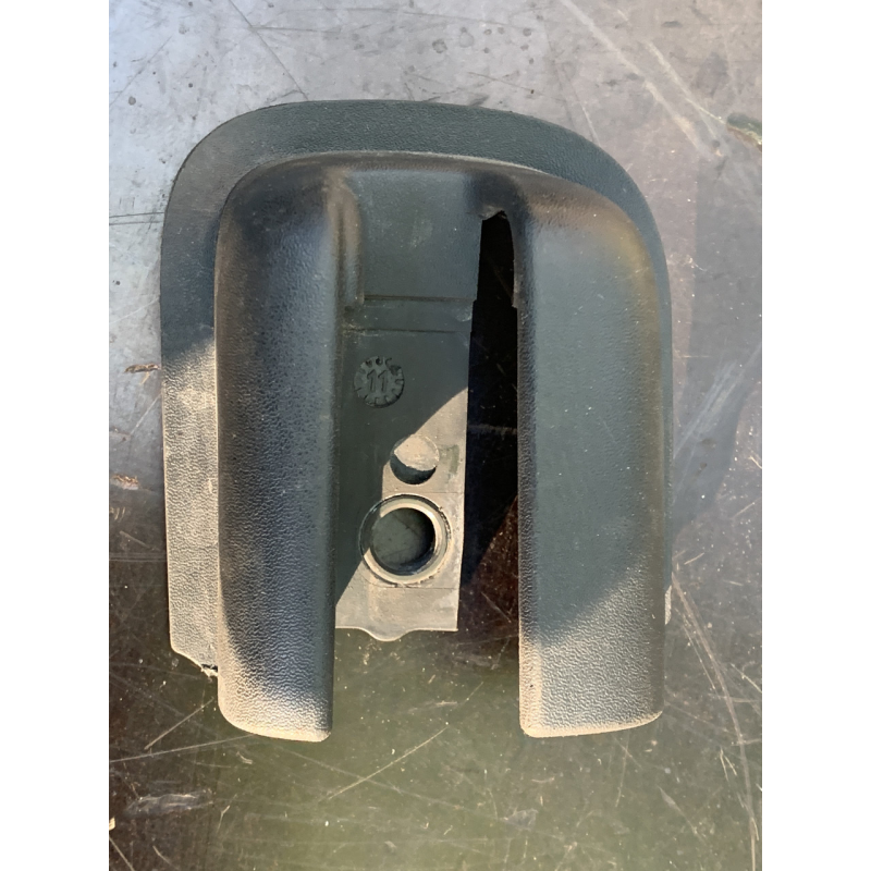 Накладка декоративна Renault Trafic/Opel Vivaro/ Nissan Primastar 67562759334
