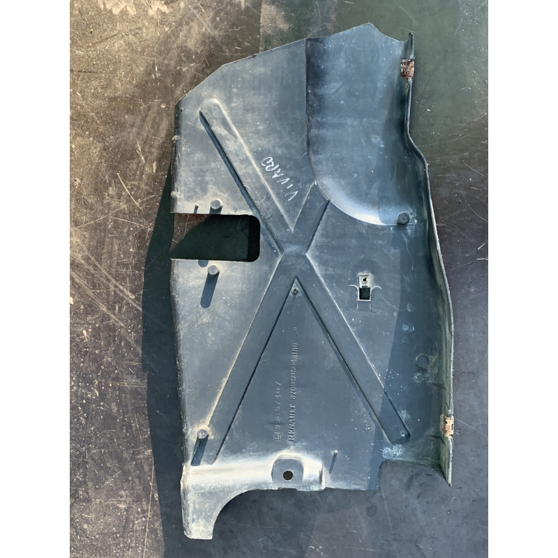 Захист двигуна ліва Renault Trafic /Opel Vivaro / Nissan Primastar  8200505043  93857407