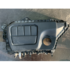 Накладка двигуна декоративна Renault Trafic/Opel Vivaro/ Nissan Primastar 93452561  175B13123R