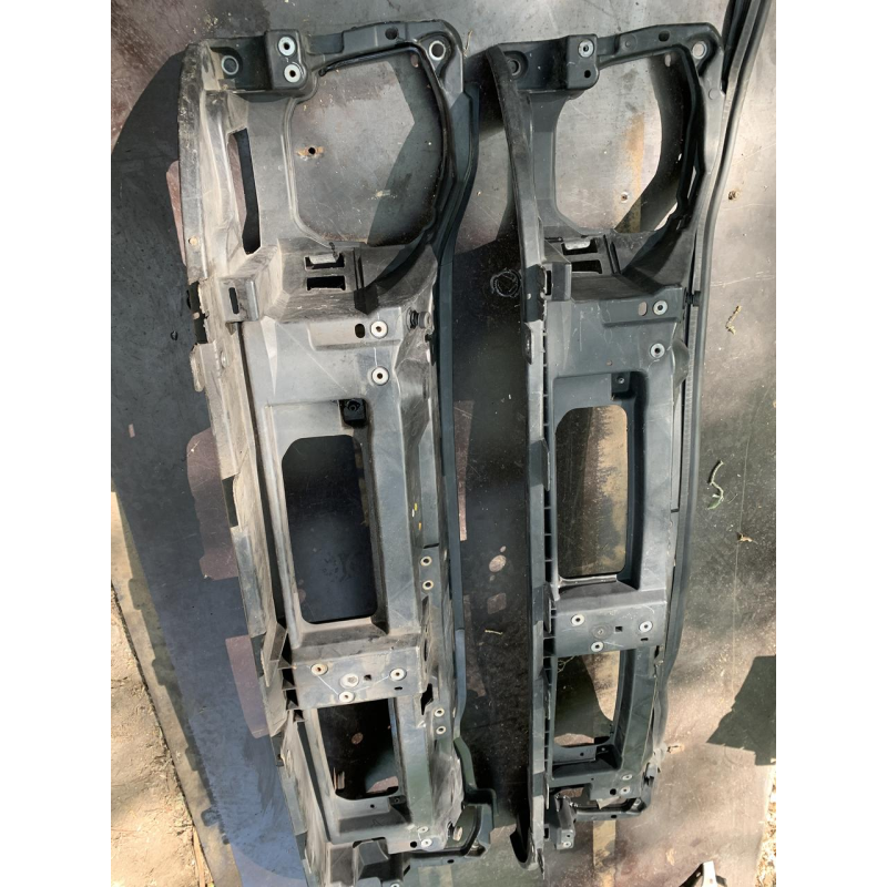 Панель передня Renault Trafic / Nissan Primastar / Opel Vivaro 8200411923 93854278 8200411916 93854275 Панель передня Renault Trafic / Nissan Primastar / Opel Vivaro 8200411923 93854278 8200411916 93854275