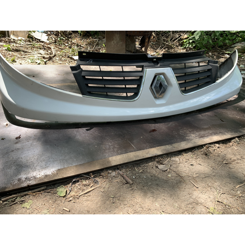Решітка радіатора верхня Renault Trafic /Opel Vivaro /Nissan Primastar 623100251R  93856152  GM 93856152