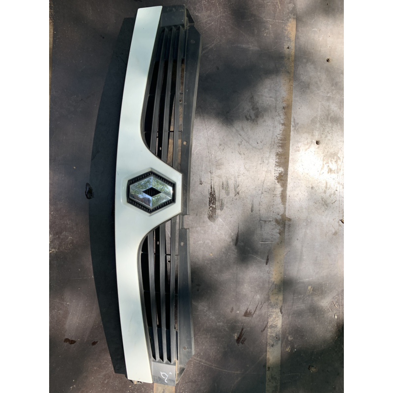 Решітка радіатора Renault Trafic 8200426365