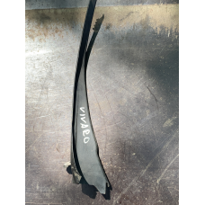 Декоративна накладка лобового скла ліва Renault Trafic /Opel Vivaro / Nissan Primastar 9812855277