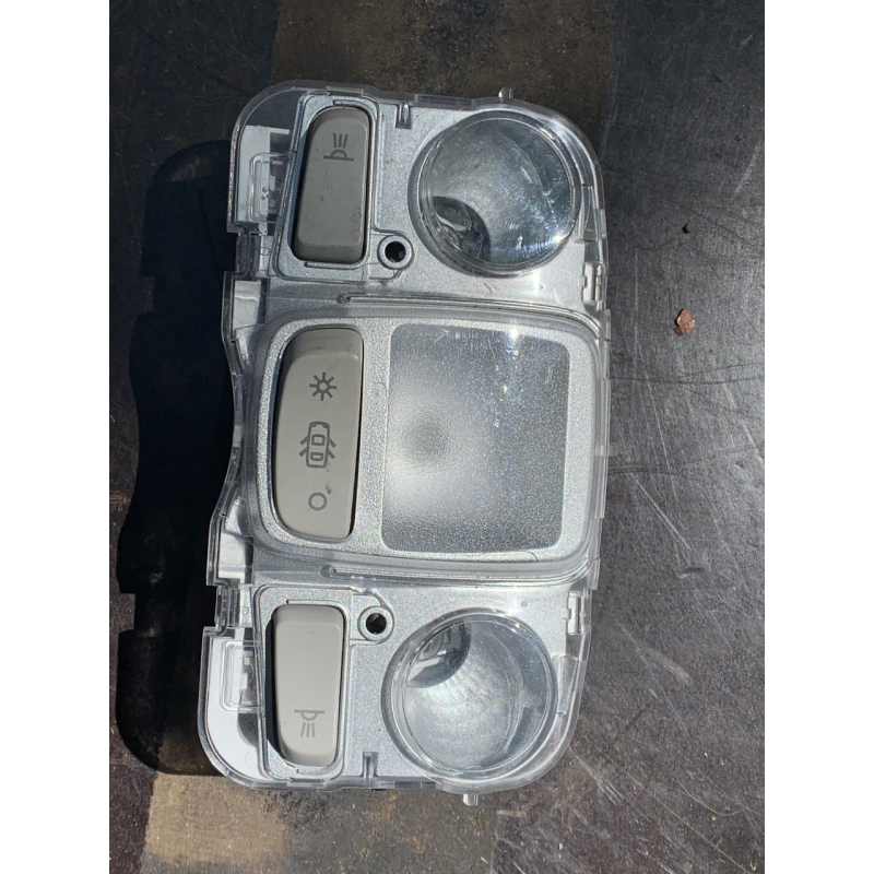 Плафон освітлення салону Renault Trafic /Opel Vivaro /Nissan Primastar  96887290BJ  96887290BJ01
